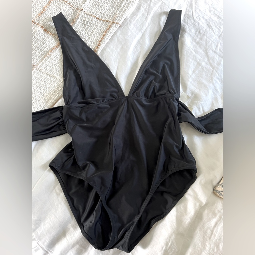 Aerie Full Coverage low cut 1 piece bathing suit size L long NWT